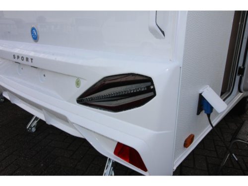 Knaus Sport 420 QD Transverse bed & spacious kitchen! photo: 23
