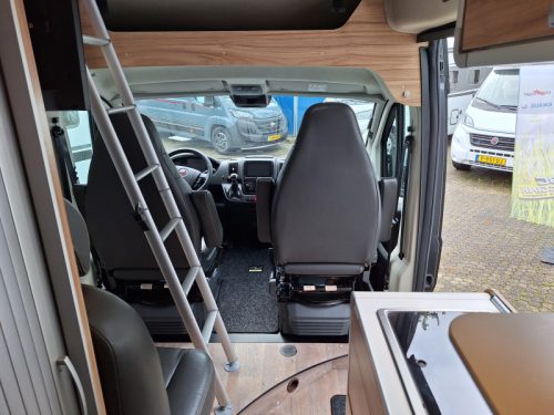 Hymer Yellowstone 636 180HP-AUTOMATIC+LEVELSYS photo: 3