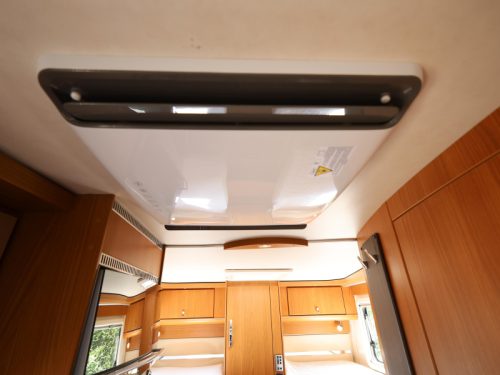 Hymer Tramp 674 SL single beds | roof air conditioning photo: 11