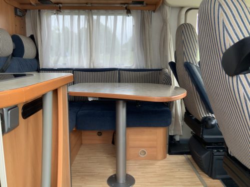 Hymer B 674 SL 2.3 M. 130 PK Vollintegriert, 4 Schlafpl&auml;tze 4 Gurte, Einzelbetten, Hubbett, Motor-Klimaanlage, Bj.2008 Ihr Wohnmobil-Verkaufsvermittler Marum Camper Zentrum on the road Foto: 5