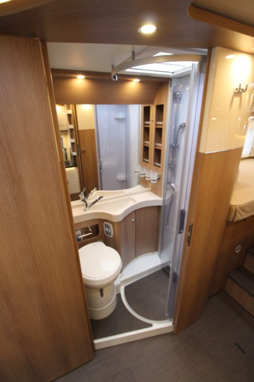 Carthago C-tourer I 148 LE photo: 17