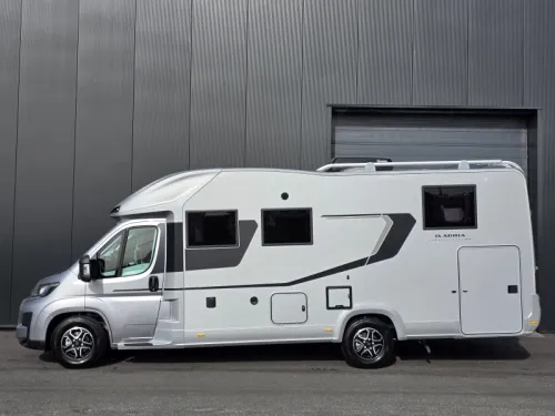 Adria Coral Supreme 670 DL  photo: 4