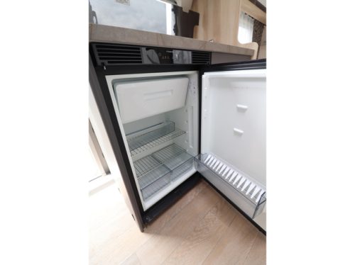 Hobby De Luxe 460 LU Autark / Lits Jumeaux photo : 11