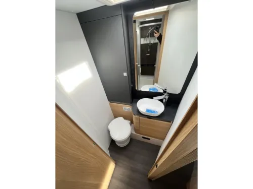 Adria Coral Plus 670 SC - QUEENSBED foto: 19