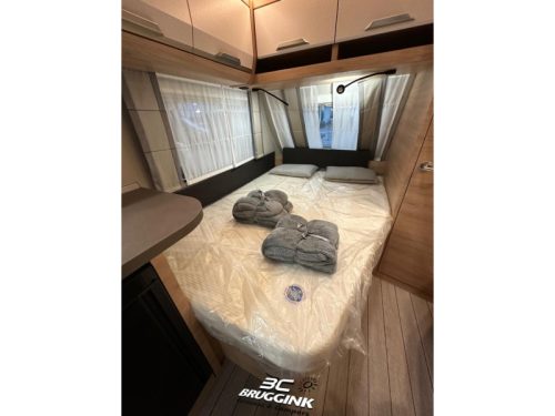 Knaus Sudwind 60 Years 450 FU French bed Underfloor heating  photo: 4