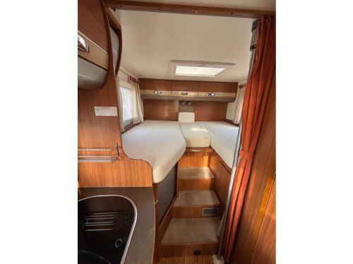 Adria COMPACT SL 2010 single beds 1 owner photo: 6