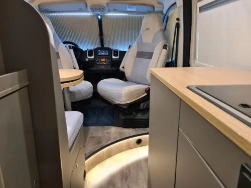 LMC Innovan 600 Skyroof - mid-Sept/Oct photo: 10
