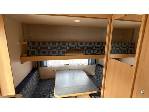 Adria Altea 461 DB 2x Sitzbereich Etagenbett Toilette Foto: 3