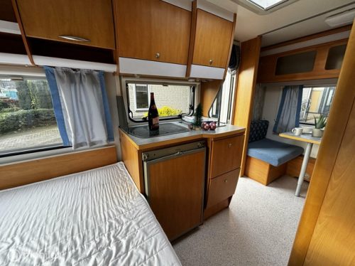 Knaus Eifelland Holiday super neat transverse bed cassette awning photo: 10