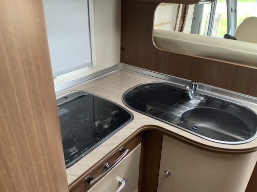 B&uuml;rstner Aviano 727 2.3 AUTOMATIC 150 HP integral, Engine air conditioning, Queen bed, level, side seating group Year 2012 Camper centrum on the road photo: 16