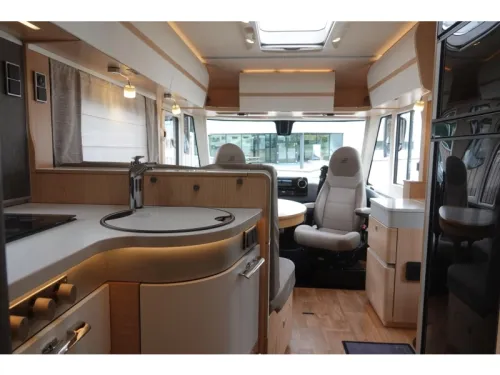 Hymer B ML I 790 Einzigartige Raumaufteilung Foto: 19