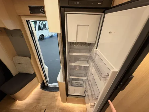 Hymer BMC-T 690 automatic / queensbed  photo: 11