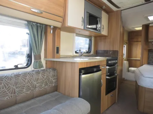 Swift Challenger 570 Satellite, awning and air conditioning photo: 11