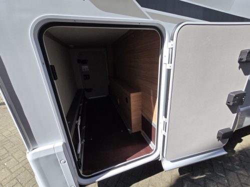 Weinsberg X-CURSION 500 MQ EDITION PEPPER 150 HP AUTOMATIC ONLY 12,142 KM!! APPLE CAR PLAY ANDROID AUTO ADAPTIVE CC TV + SATELLITE SEAT HEATING SWIVEL SEATS photo: 3