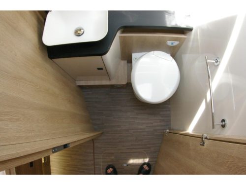 Mobilvetta Kea 90 I Queen bed, Pull-down bed, Garage photo: 16
