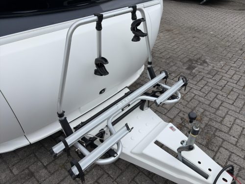 Hobby On Tour 470 KMF Awning/Bike rack photo: 13