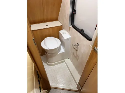 Kip Isa White 41 TDB Franz&ouml;sisches Bett Vorzelt Rangierhilfe Foto: 17