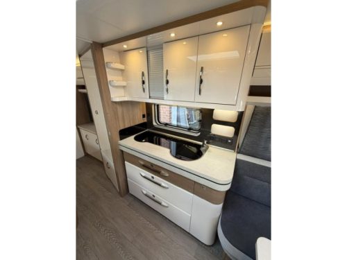 Hobby Excellent 560 WFU Incl. Mover and Awning photo: 13