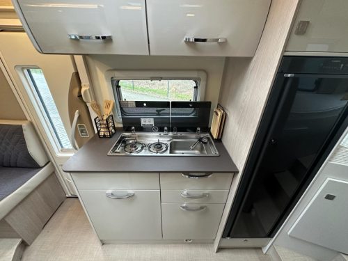 B&uuml;rstner Nexxo Van T 690 G - Slim and luxurious photo: 10