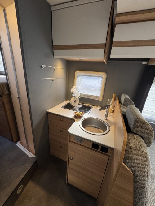 Dethleffs Just 90 T 7052 EINZELBETTEN+HUBBETT SONNENPANEL Foto: 6
