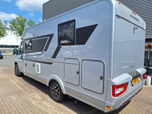 Adria Compact Supreme SC QUEEN BED+LEVELING SYSTEM photo: 13