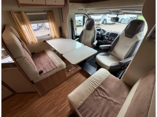P.L.A. Camper Voyager Queensbed Hubbett Foto: 5