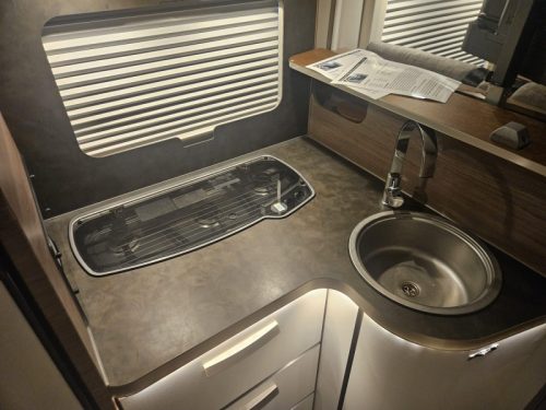 Knaus L!ve Ti 700 MEG Black Edition photo: 14
