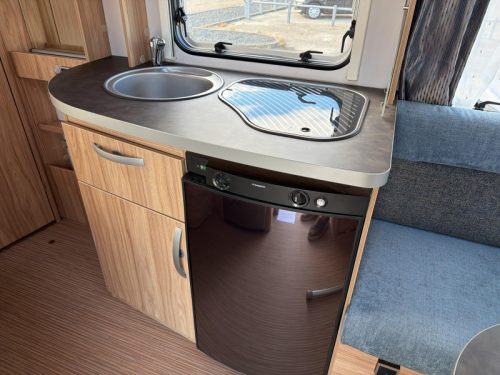 Eriba Nova Light 465 Elegance Mover / Auvent photo: 5