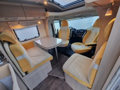 B&uuml;rstner Nexxo T 728 G Jubile 25 Foto: 18