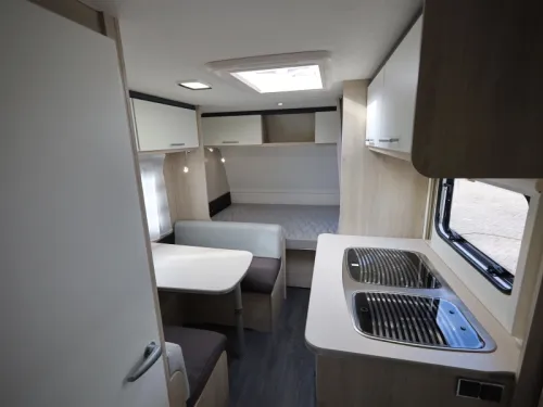 Caravelair Alba Family 466 Stapelbed &eacute;n vast bed  foto: 4