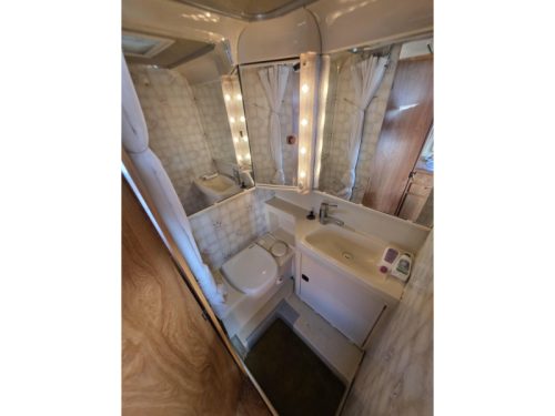Hymer S 660 AUTOMATIC MERCEDES 6 BERTH photo: 13