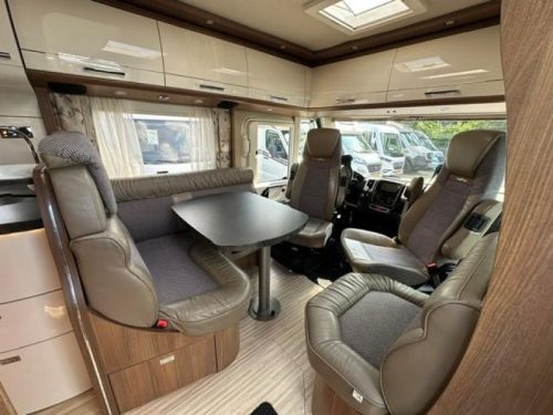 Carthago C-Tourer I 149 NO DROP-DOWN BED LEVELING SYSTEM photo: 2