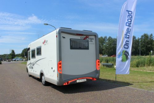 Carthago 4.2 Vollintegriert 2.3 M-jet 148 PS, Alko Fahrgestell light, Motor-Klimaanlage, Hubbett & Querbett, Garage, Drehst&uuml;hle vorne, L-Sitz, Seiten-Sitz, etc. Marum (Groningen) Foto: 32