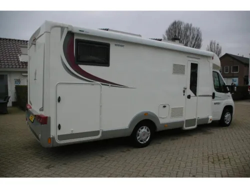 Rapido Le Randonneur 666 F Single beds, XXL Garage photo: 1