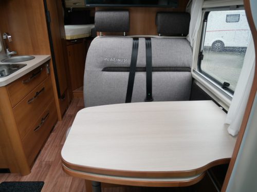 Knaus Van TI 650 MEG Platinum, Lits jumeaux, Climatisation de toit photo : 9