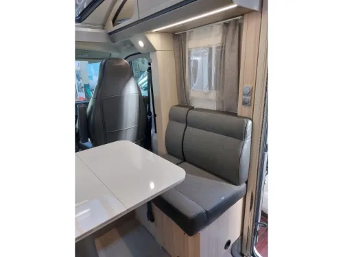 Adria Compact DL Single beds face2face photo: 5