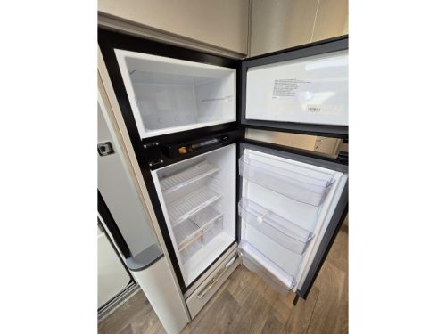 Hymer Exsis-T 678 Automatic 180hp Single beds  photo: 15
