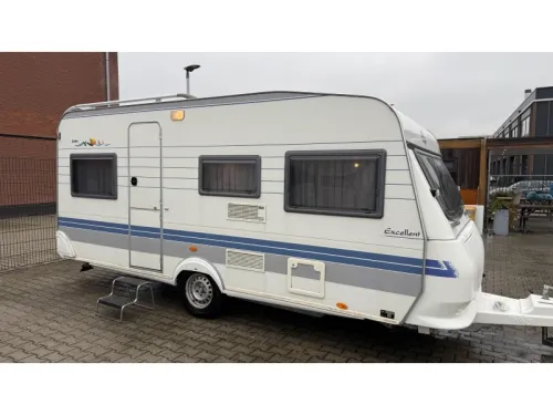 Hobby Excellent 470 UB dinette transverse bed toilet