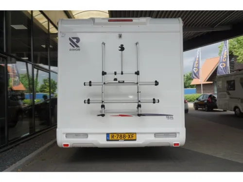 Rimor Seal 69 PLUS Queens bed. 5 seat belts photo: 14