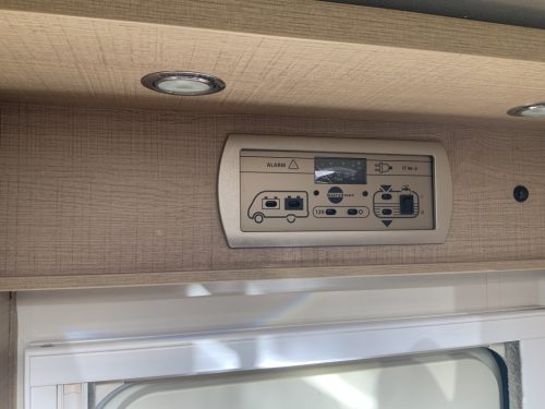 B&uuml;rstner Travel Van 2.3 MultiJ. 130 PS Teilintegriert. Motor-Klimaanlage, Garage, 2 L&auml;ngsbetten, L&auml;nge 6,70 m., etc. Bj 2013 &bdquo;Ihr Wohnmobil-Verkaufsmakler Wohnmobil Zentrum on the road Foto: 26&ldquo;