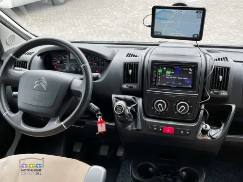 Adria Matrix M 670 SL Length and Lift Bed photo: 14