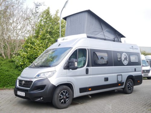 Knaus Van Tourer, Single beds, Pop-top roof, 9-Speed Automatic. photo: 2