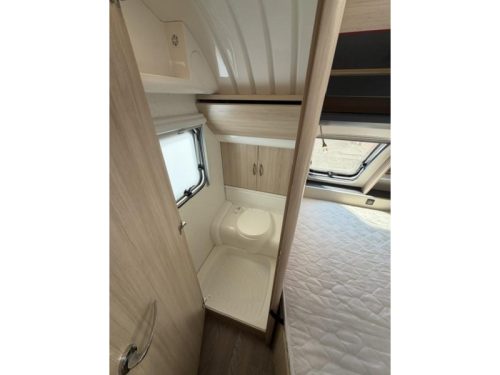 Hobby De Luxe Edition 460 UFE Incl. Awning and Mover photo: 17