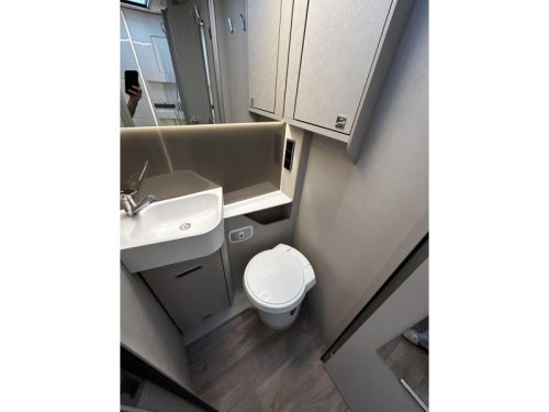 Hymer Tramp 695 S Mercedes/Queensbed/Hubbett Foto: 12