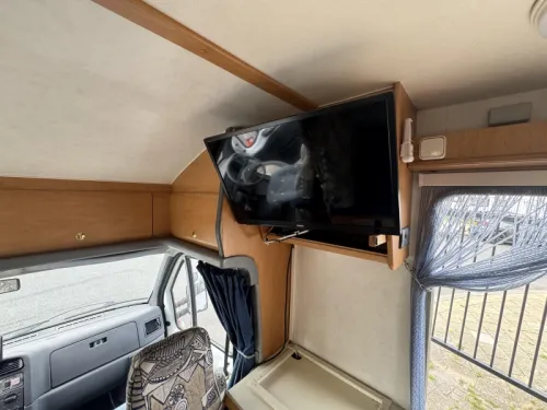 Dethleffs Globetrotter French bed Airco dinette photo: 7