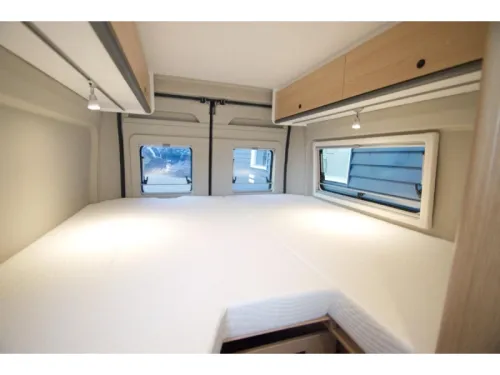 Sunlight Cliff 602 RT Van conversion  photo: 9