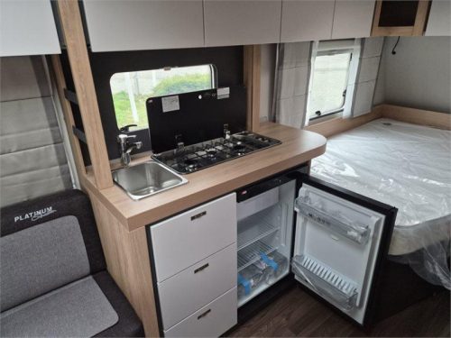 Knaus Sport Platinum 450 FU Foto: 5