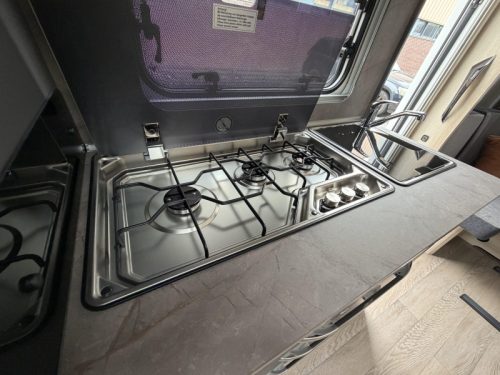 Hobby De Luxe 495 UL Model 2027 photo: 10