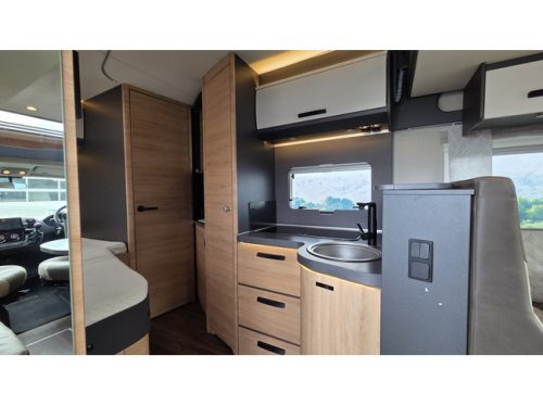 Knaus LIVE WAVE 650 MF Expected photo: 8