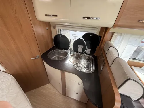 LMC Liberty Cruiser II 592 Compact Festbett Klimaanlage 14 Foto: 12